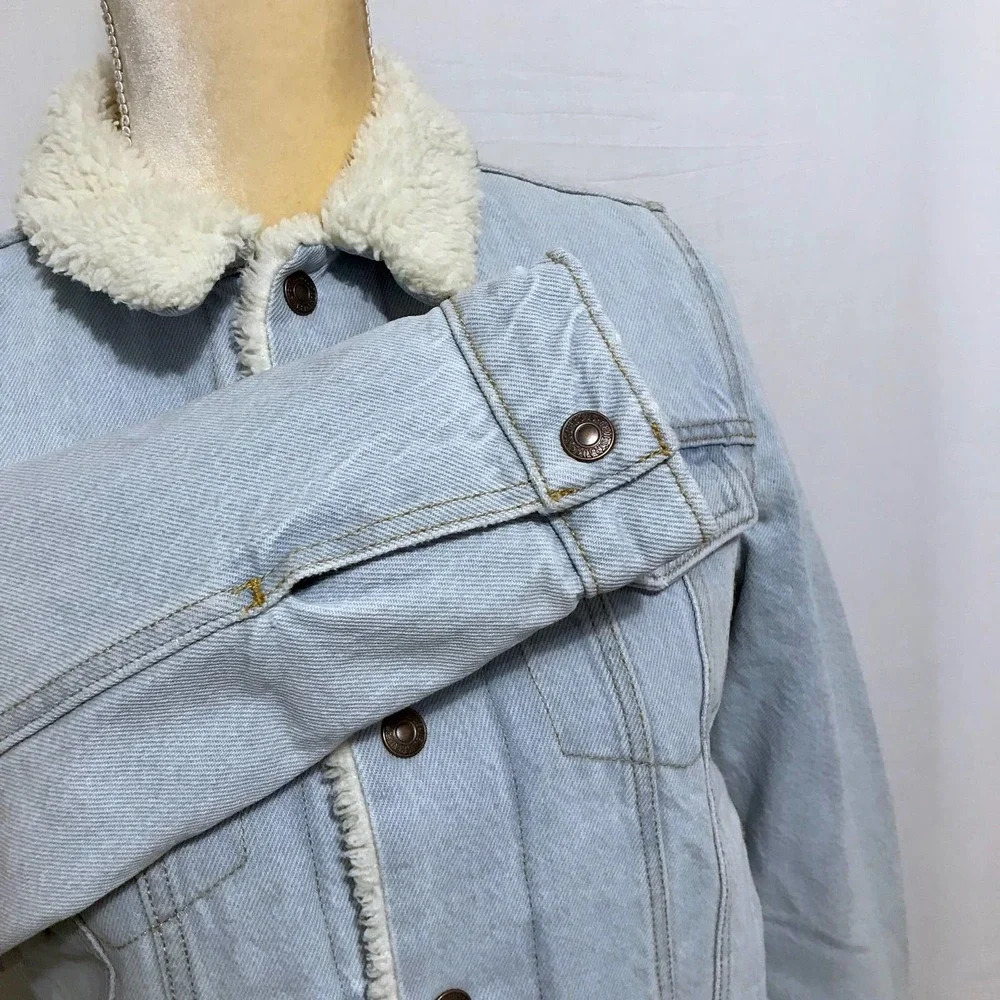 Levi's NWT Sherpa Lined Original Trucker Jacket Women S - Picture 4 of 14